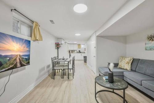 Durham Region Apartamento | Comfy 2BR Apt near Beach and Downtown Free Parking
