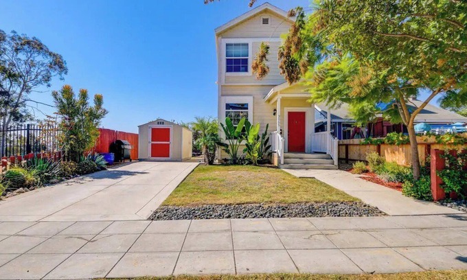Stockton Casa | Comfy 3-bed home near Downtown. Relax with the family at this peaceful home.