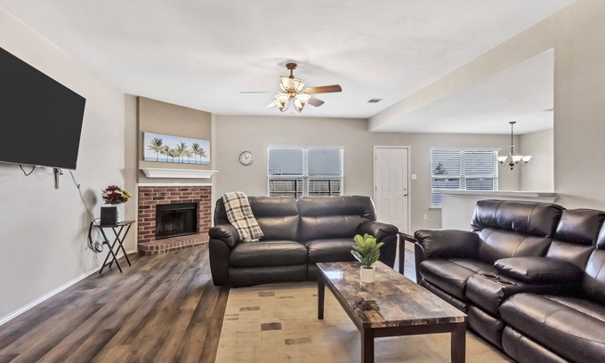 Royse City Casa | Comfy 3B-2BR House Close to the Lake & Rockwall!
