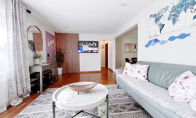 Crafton Casa | Comfy 3Bedrooms 2Bathrooms Excellent Location Home near to Downtown Pittsburgh