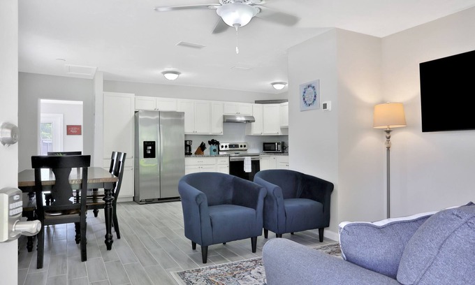 Orange Park Casa | Comfy 4br/2bath near I295, Beach, and Orange Park