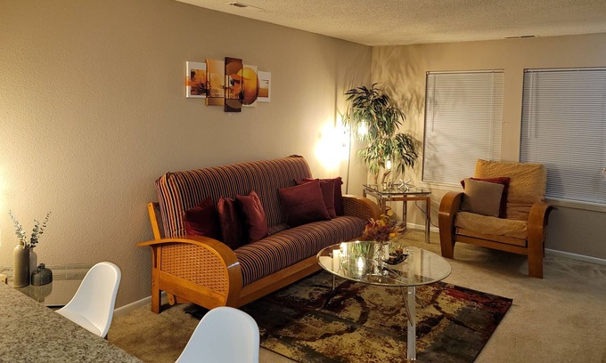 Dearborn Apartamento | Comfy and Cozy