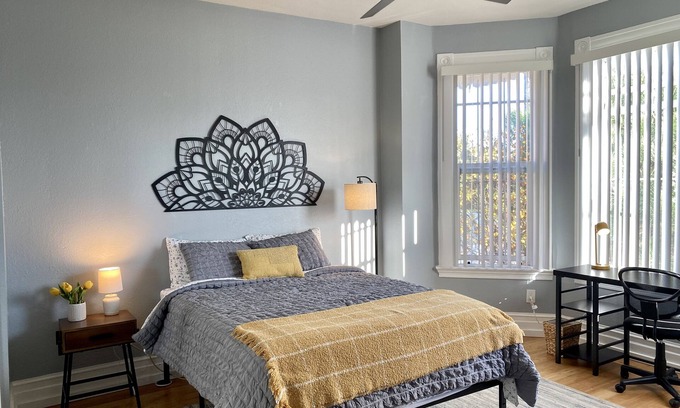 Los Angeles Casa | Comfy and Luxury, 5 mins from USC, Banc Cal Stadium and The Coliseum