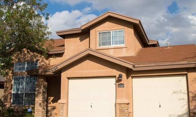 El Paso Casa | Comfy and Safe Family Neighborhood on West Side!