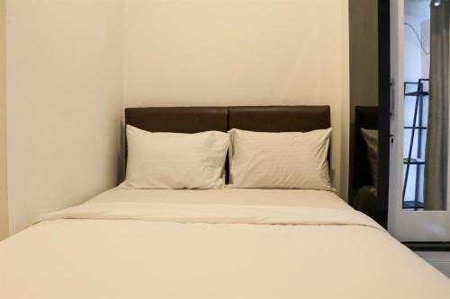 Java Apartamento | Comfy and Simply Studio Tokyo Riverside PIK 2 Apartment By Travelio