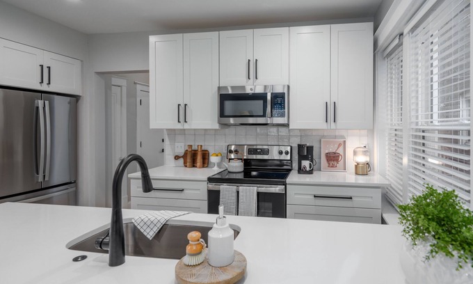 Southwest Garden Apartamento | Comfy apartment down the street from Botanical Gardens, 5mins from BJC hospital!
