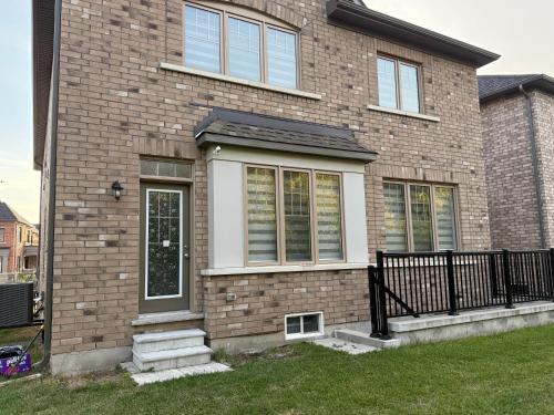 Whitby Casa | Comfy Basement Suite in Quiet Neighbourhood