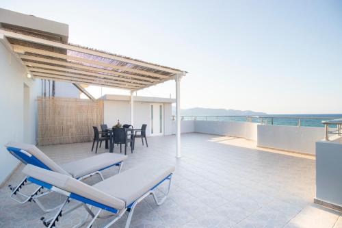 Malevizi Apartamento | Comfy Beachside Flat with Seaview 2