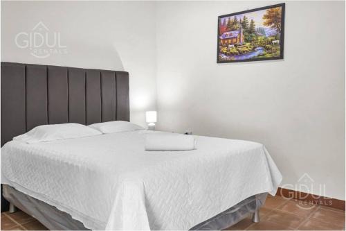 Coatepeque Casa | Comfy Bedroom in a hostal at Coatepeque lake