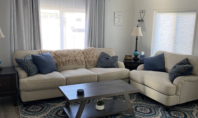 Lone Pine Casa | Comfy Bungalow