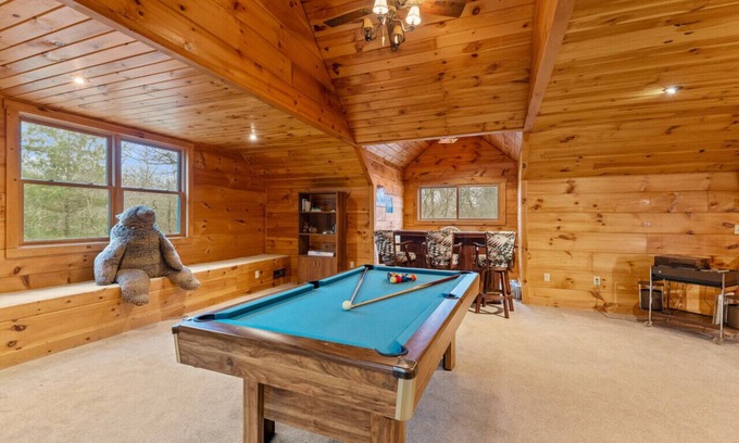 Black Mountain Cabina | Comfy Cabin w/ Hot Tub, 5 min to Dwntwn BlkMnt