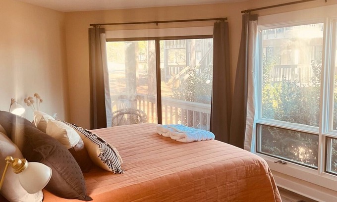 Foxfire Condominio | Comfy & Charming 2BR/2BA Condo with Golf View