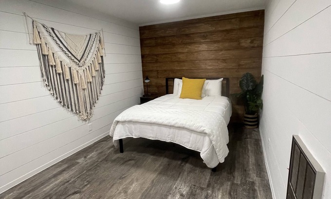 Gonzales Apartamento | Comfy, Clean & Pet Friendly