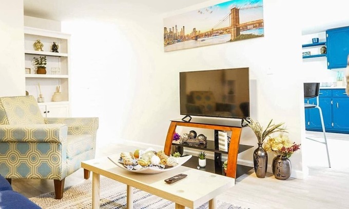 Red Bank Casa | Comfy Convenient Space 3 mins from Downtown!