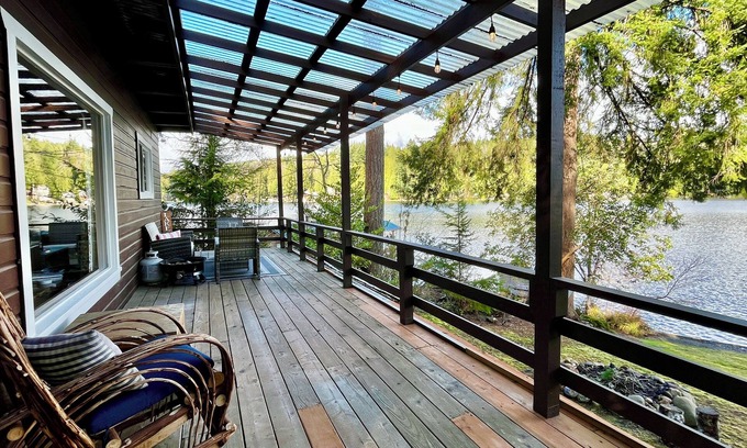 Lake Roesiger Cabina | Comfy Cozy Cabin on The Lake near Snohomish, Washington