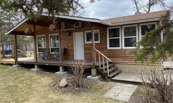 Grand Beach Cabina | Comfy Cozy Cedar All-Season House Cabin