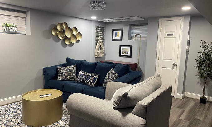 Taylor Run Apartamento | Comfy, Cozy & Close to DC
