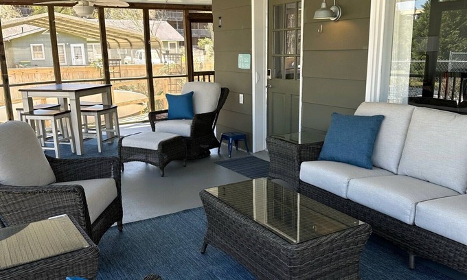 White Lake Cabaña | Comfy cozy cottage at White Lake