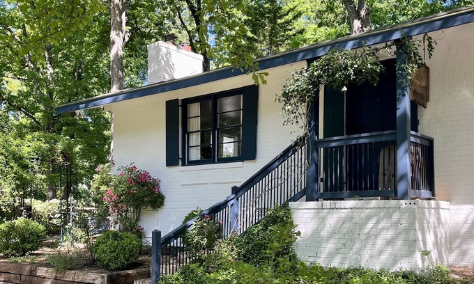 Greenville Casa | Comfy Cozy Quaint Home
