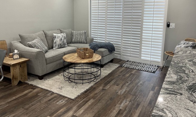 Pineapple Grove Arts District Casa | Comfy & Cozy Renovated Townhome Delray Beach Short walks to Atlantic Ave & Beach