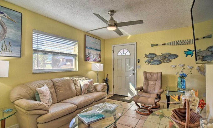 Downtown Dunedin Casa | Comfy Dunedin Escape 1 Block to Main Street!