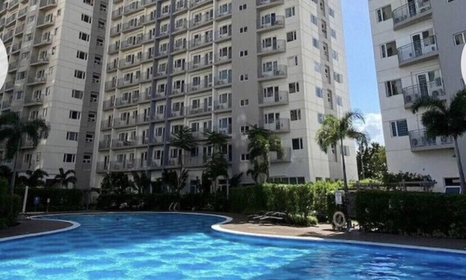Las Pinas Condominio | Comfy flexi 1 or 2 BR condo with wifi access. Parking is subject to availability