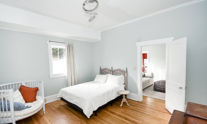 Miller Southside Apartamento | Comfy Game Day Rental - Walking distance to Lane Stadium