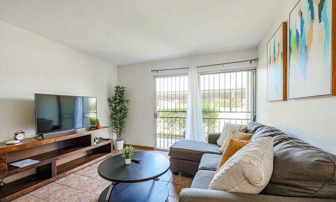 Fashion Square Apartamento | Comfy Ground-Floor/Walkable 1BR 1B Near Mall & Bars