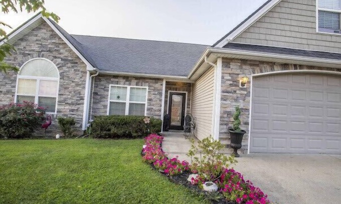 Radcliff Casa | Comfy home in military community
