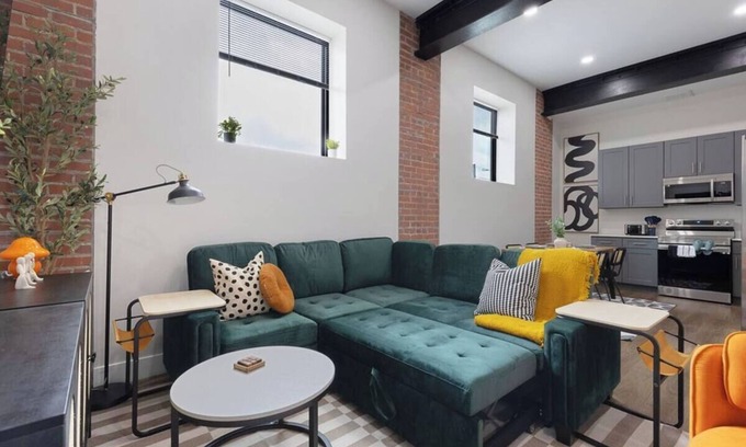 Cleveland Apartamento | Comfy King Bed - Gym incl. - 10 min. to downtown