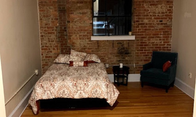 Gastonia Casa | Comfy Loft in Downtown Gastonia