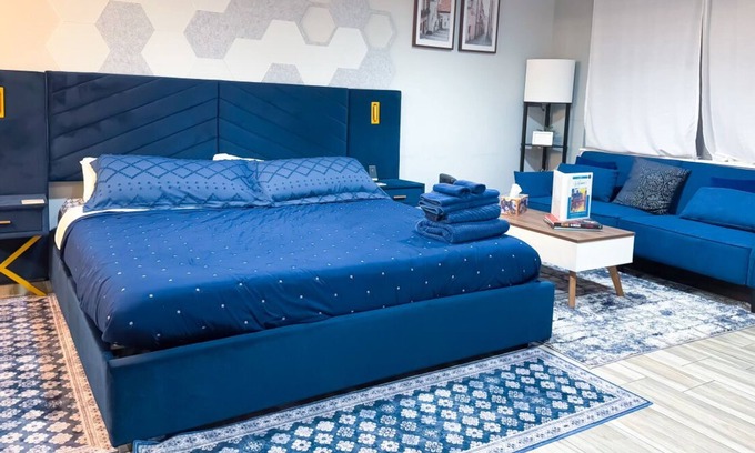 Downtown Memphis Apartamento | Comfy Luxe King Studio | FREE Parking & WIFI