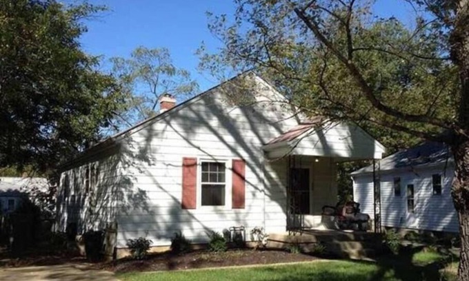 Near Eastside Apartamento | Comfy Mini-Apt * Near Downtown * Private Bed/Bath