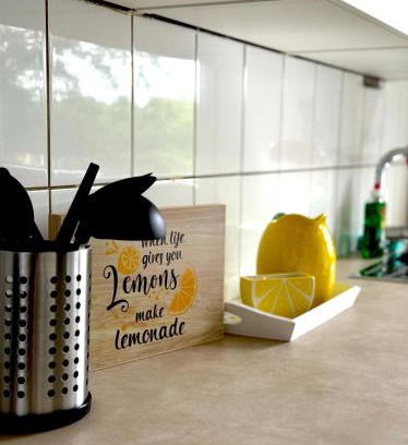 Hochdahl Apartamento | Comfy Modern 4-Bed Apartment, WiFi, 20min DUS, 5min A46