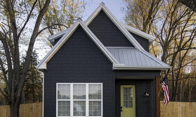 Fayetteville Cabaña | Comfy, new cottage minutes from university campus, Dickson Street/downtown.