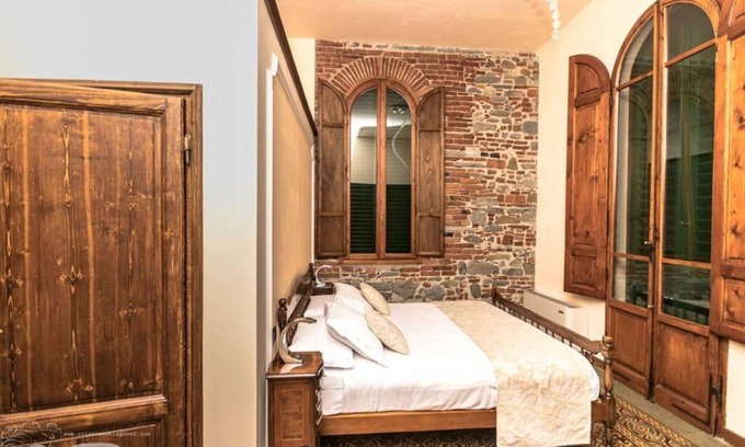 Isolotto Apartamento | Comfy portion of property By Villa Il Mosaico