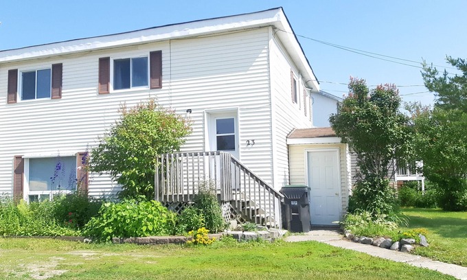 Algoma District Casa | Comfy, Roomy, Close to Stores, Trails & Lake