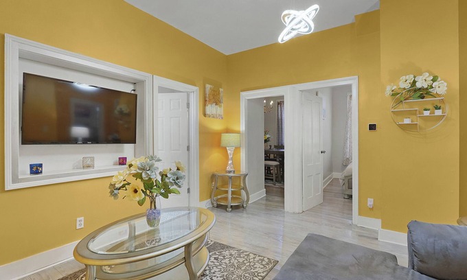 West Haven Casa | Comfy Seaview 3 bedroom minutes from Yale and the beach
