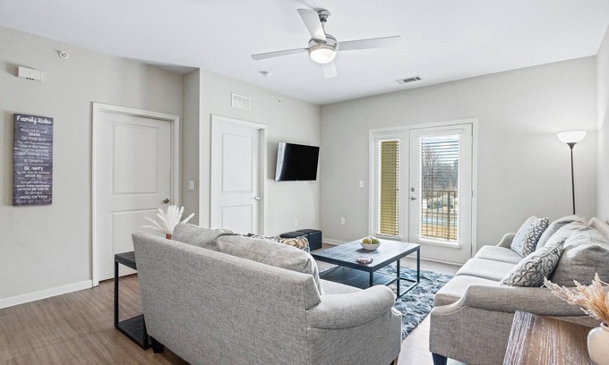 Union City Apartamento | Comfy Stay by ATL Airport + Pool Access