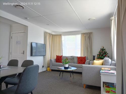 Johnsonville Casa | Comfy & Sunny home in Wellington-3 Heat Pumps