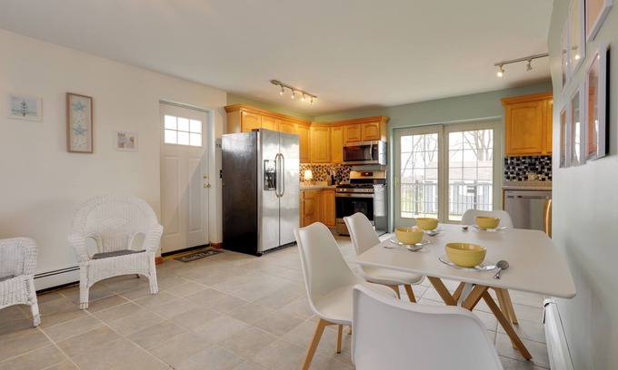 Tiverton Casa | Comfy Tiverton Home Near Newport & Beaches!