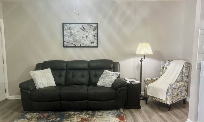 Richmond Apartamento | Comfy Upstairs 2 bed/1 bath near EKU in Richmond