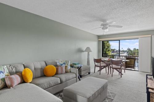 Shell Harbor Casa | Comfy Waterfront Condo at Tennisplace Sanibel