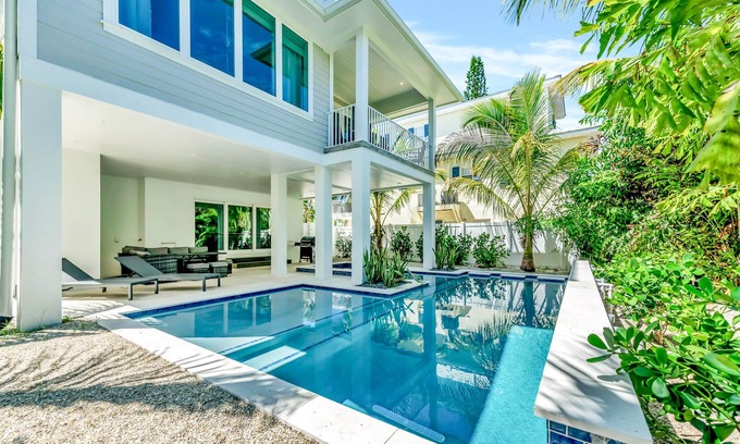 Ilexhurst Casa | New Home with Private Pool and Spa! Near the Beach!