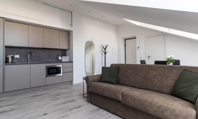 Guastalla Apartamento | Commenda 35 C