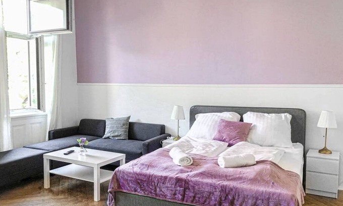 Wahring Apartamento | Commodious 2BR Apt. Near AKH-Perfect for Groups