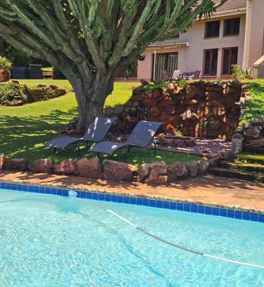 Waterfall Cabina | Communal Cottage Rooms