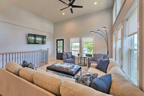 Lake Geneva Casa | Como Vista - Modern 5 BDR Across from Lake