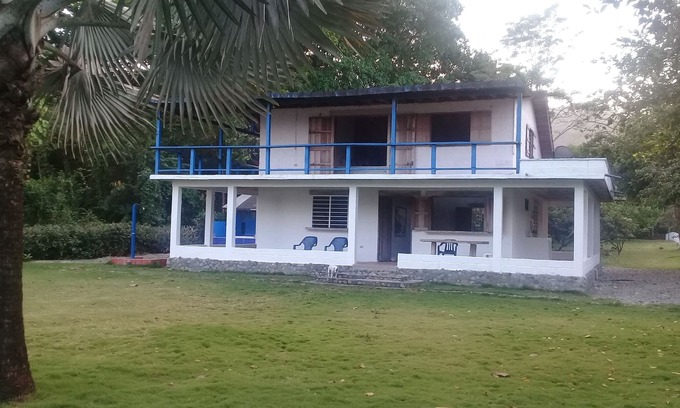 Capurgana Casa | Comoda y sencilla casa frente a la playa.