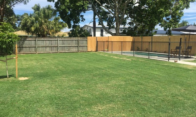 South Mackay Casa | Casa familiar compacta con piscina en South Mackay